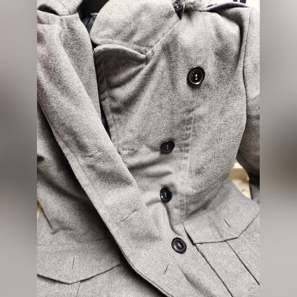 JUNIORS Coat-Size Large Urban Republic - Picture 9 of 10